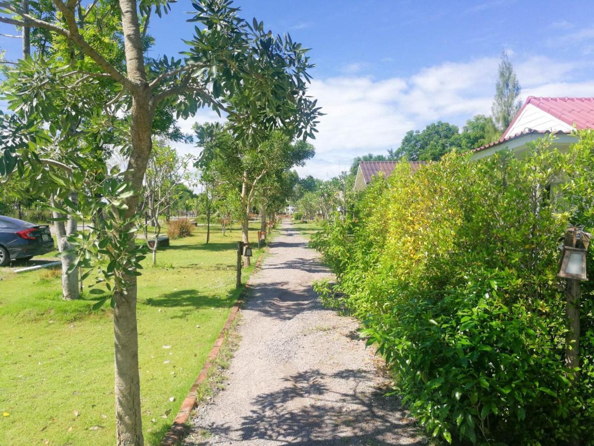 Terrua Main Ten Villa Garden Suan Phueng Exterior foto