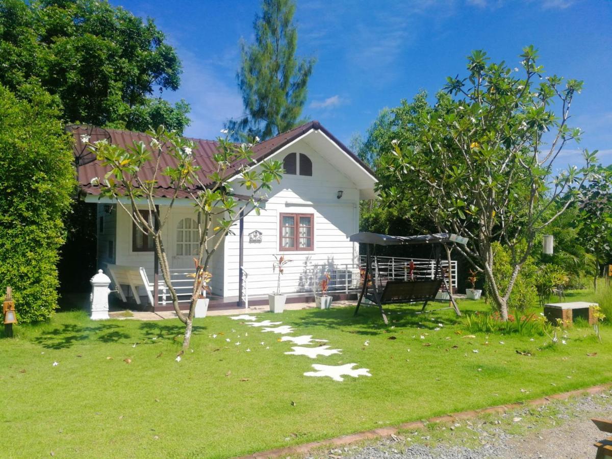 Terrua Main Ten Villa Garden Suan Phueng Exterior foto